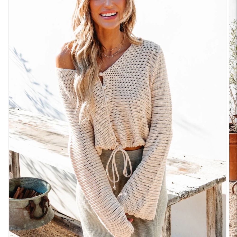 NWOT Magnolia Boutique California Cinched Button Down Sweater - Size Small